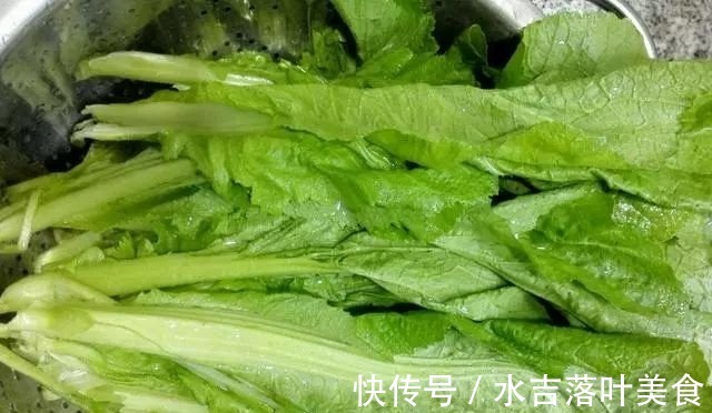 炒青菜|无论炒什么青菜，都不要直接下油锅！做好这2步，出锅翠绿不变黑！