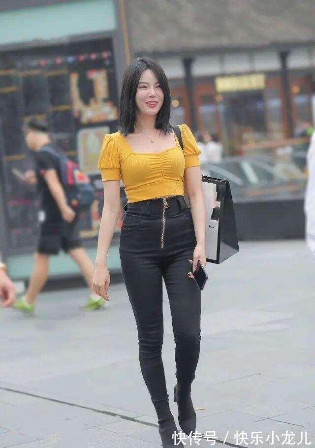 穿搭 富有活力的打底裤穿搭显得时尚有风格,时尚百搭又耐看,热情洋溢