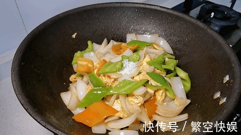 家常菜|洋葱炒蛋，地道家常菜，下锅顺序很重要，这样做，看着就有食欲