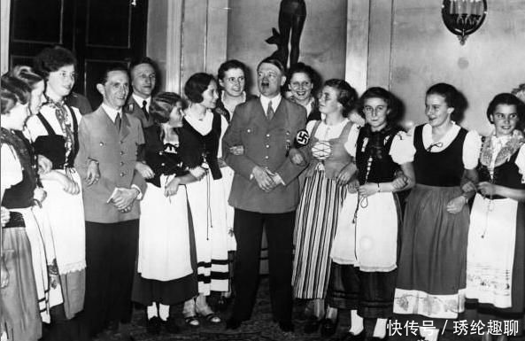 人物还|希特勒演讲能力有多强?一场演讲让数万女性同做三件事,历史少见