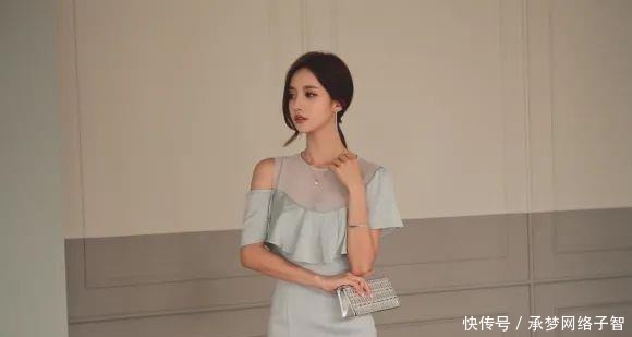 淡青|美女鉴赏:朦胧薄荷竹叶淡青吊摆连衣裙