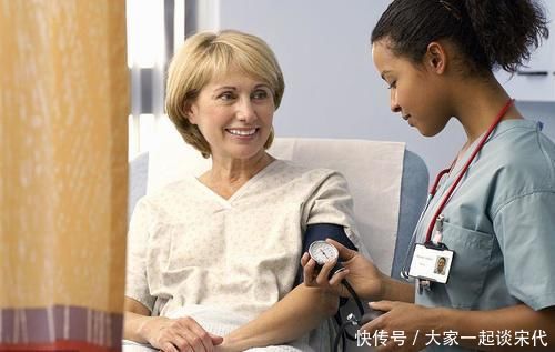 长期服用降压药的人,要随时留意身体的这2种表现,若你有要注意