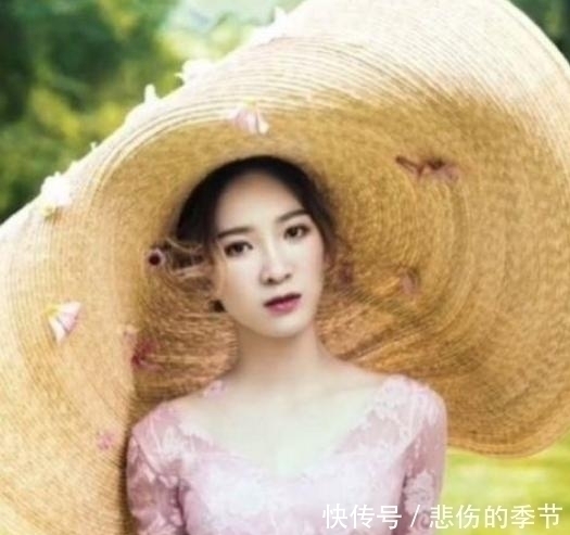 成片|新娘戴巨大草帽拍婚纱照，看着很土气，成片却意外拍出了高级感