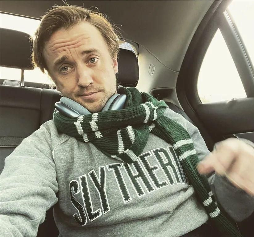 哈利波特二十周年主演再聚首，男大十八變，網友直呼還我魔法少年