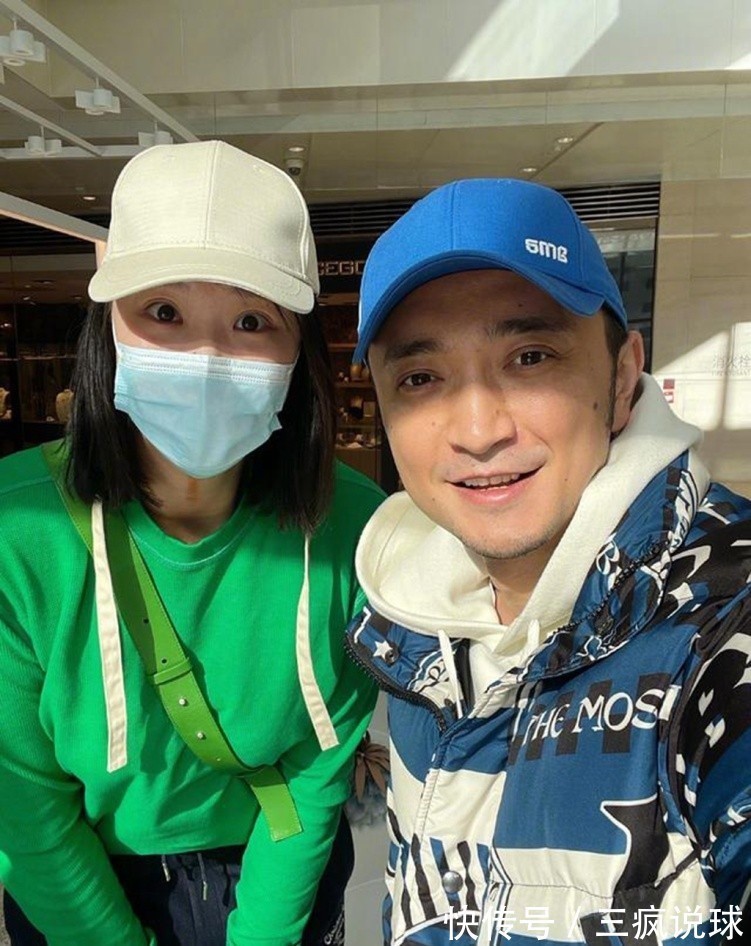 江苏省青年联合会|惠若琪偶遇央视小尼!女儿盯帅哥看+求抱抱,惠若琪捂脸:矜持点