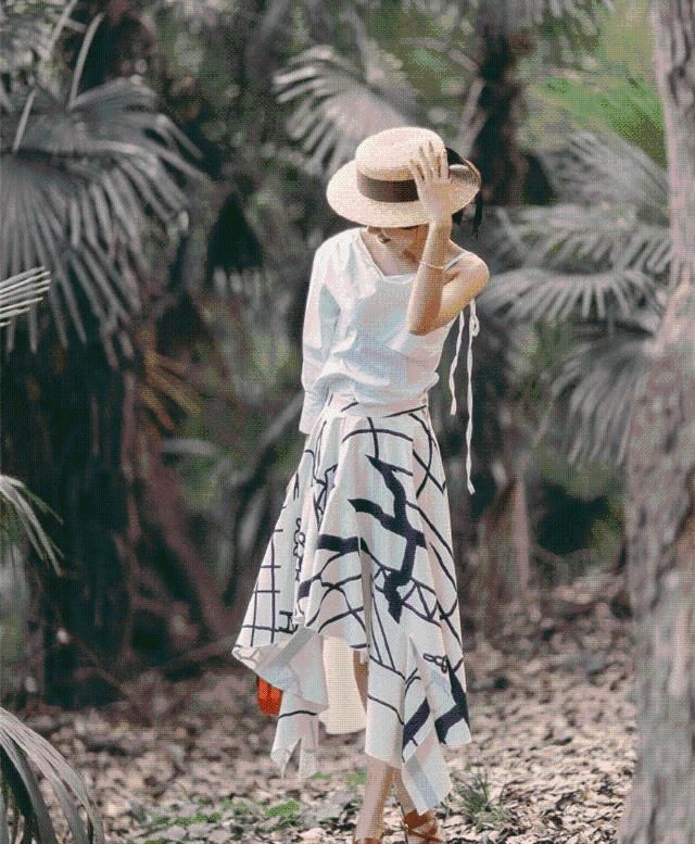 裙子|女人再懒，穿裙子也别配丝袜