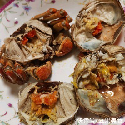 在家不知道吃什么，吃清蒸大闸蟹就对了