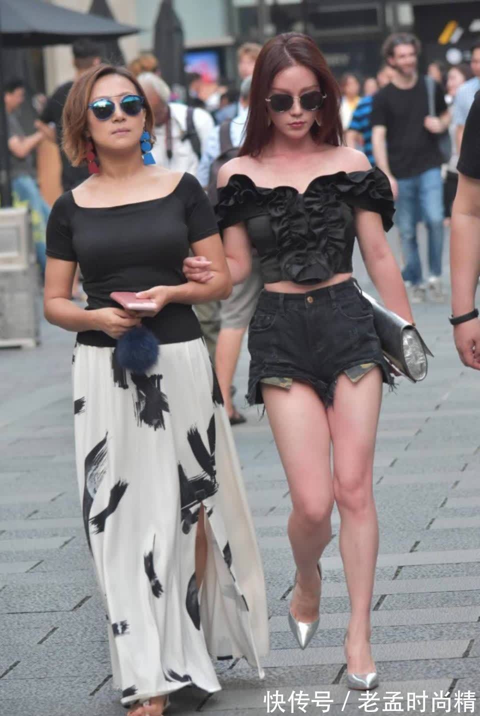 时尚 时尚街拍:小露怡情大露性感! 一字肩上衣显瘦撩人样样在行!