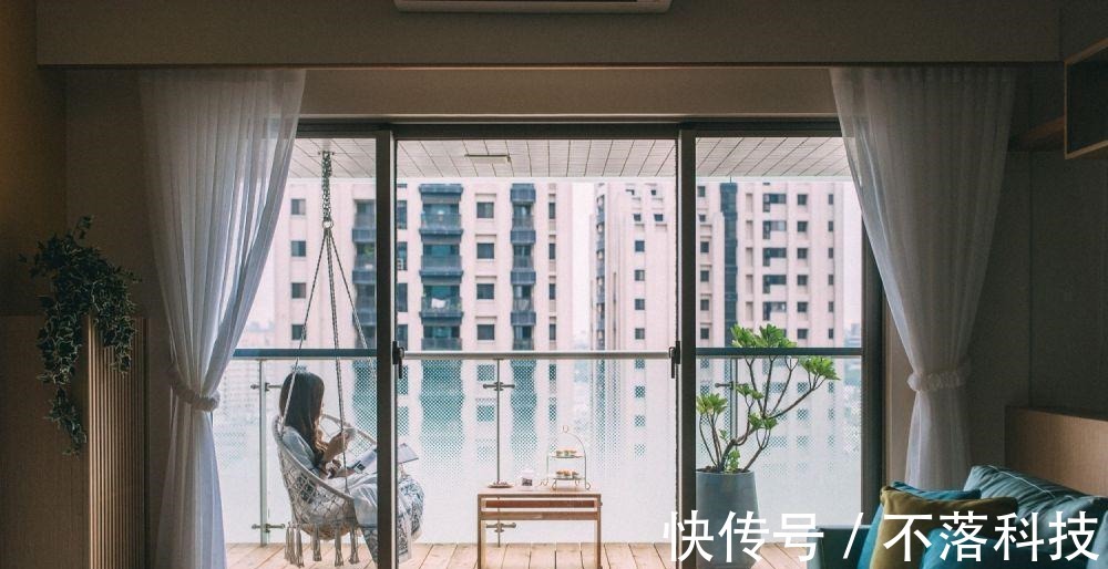家务区|阳台改成休闲区,又热又晒、还怕漏水?衣服也没地晾?谁说的!