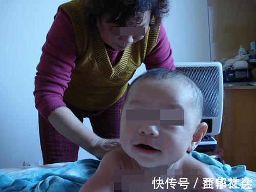 书店|宝宝三岁前，“婴儿抚触”有多重要？研究表明：娃偏激的概率更低