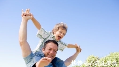 嗯哼|晚一年上学，对孩子是爱还是害尤其是男孩，这件事越早知道越好