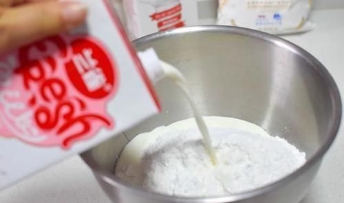 这个小点心，不用揉面不用发酵，一搓一蒸就做好，咸口米糕真好吃