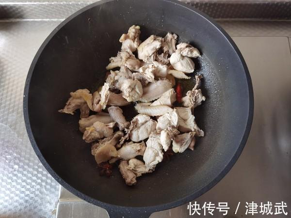 炖鸡|吃牛羊肉不如吃它,滋补营养高,家家户户吃得起!