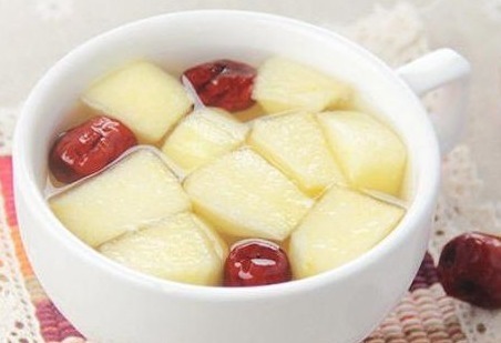 胃肠道|坚持吃一个煮熟的苹果,不出半月,身体会悄悄发生2大变化!