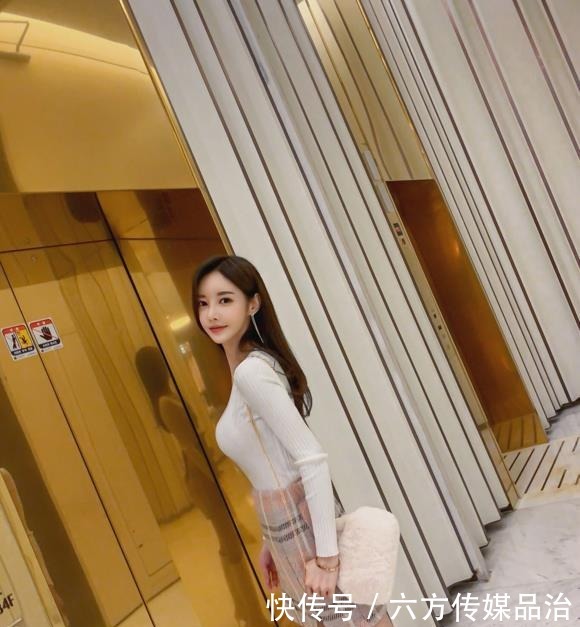 奶昔|孙允珠高清美图:樱桃芒果奶昔甜蜜格纹拼搭裙!