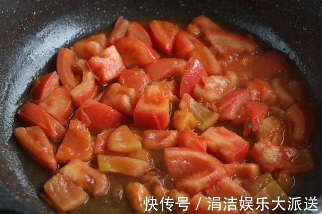 鸡蛋|西红柿别再拿来炒鸡蛋了,换个做法,老人孩子都爱吃,鲜嫩多汁