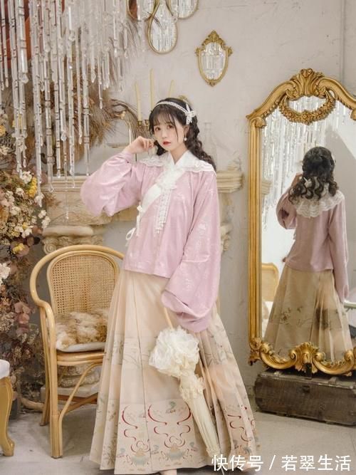 汉服|当“军装蓝”遇上“汉服红”，好一个铁汉柔情，太让人羡慕了