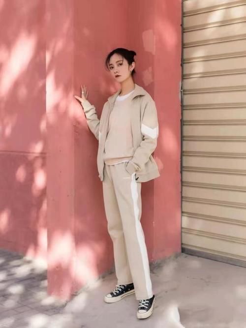 穿搭掌握这4种“色彩组合”，高级洋气显气色，精致女人都爱