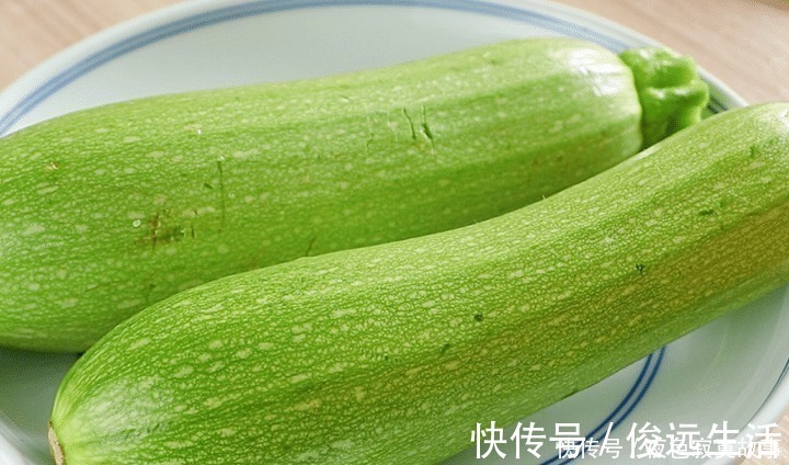 馅饼|入秋后，多吃此面食，简单一烙，外酥里鲜，比包子饺子都好吃