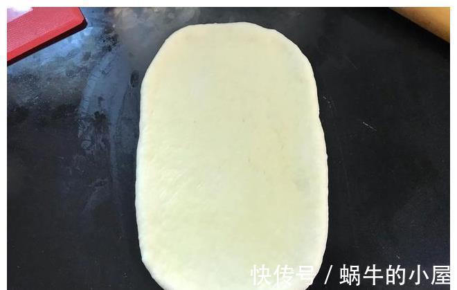 拉丝|手揉面包怎样轻松揉出膜?1个小技巧,15分钟出膜,面包柔软拉