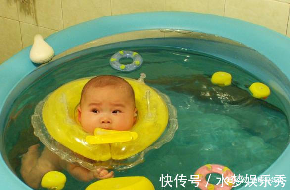 澡盆|3岁孩子洗澡就哭,大夫检查没啥问题,奶奶吞吞吐吐说了实话