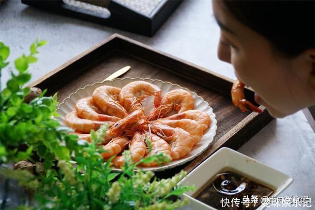 鲜虾,用水煮大错特错,学会渔民这一招,鲜味不流失,特别简单