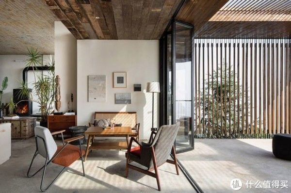 颜值担当|如何让客厅更有牌面？门窗这样装，轻松打造超赞的「高颜值」客厅！