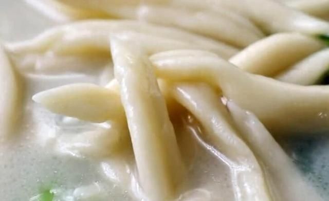 秋天,饺子面条靠边站,给家人做此面食,汤鲜美味还筋道,太香了