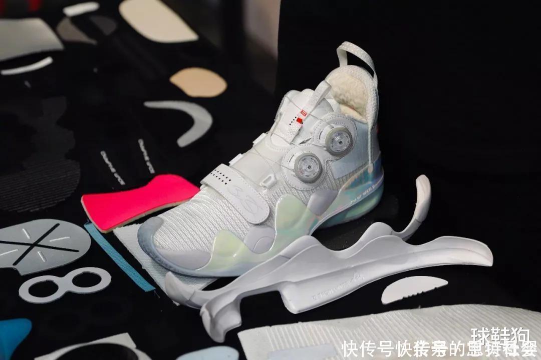 狗哥 驭帅14再曝新配色,换上耐克的大勾子,不得卖2000元