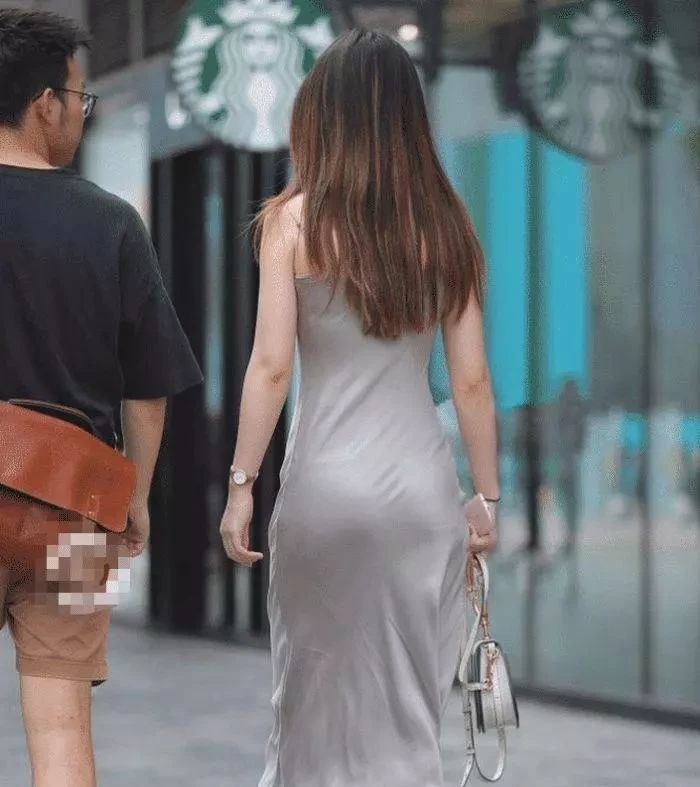 微胖 年轻的微胖辣妈,皮肤白,丰腴美,应该对得起她女神人设吧!