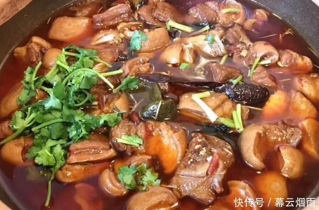 个菜|六十岁大妈开餐馆,翻来覆去就3个菜,每天生意爆满,全是回头客