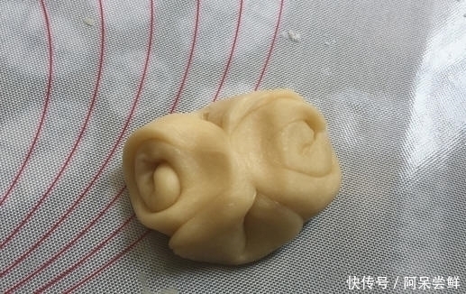 油酥|中秋月饼不用买了，教你月饼做法，一看就会，干净卫生又好吃