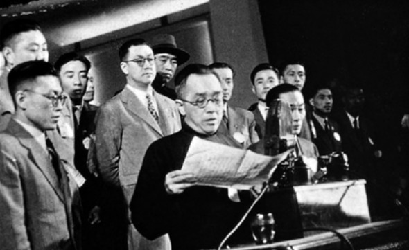 胡适生前最爱做的一件事,妻子起初支持,最后却经常抱怨:喜欢装