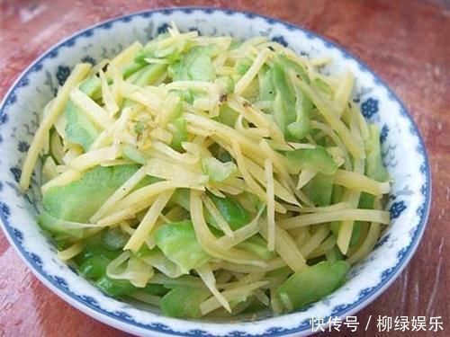 美味佳肴|土豆和“它”天生一对，坚持晚上吃点，排出黑宿便，大肚腩不见了