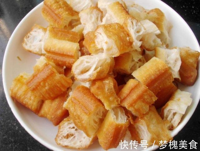 这菜越吃越养人,天然的“褪黑素”,比肉便宜,补水润肤,皮肤变白了