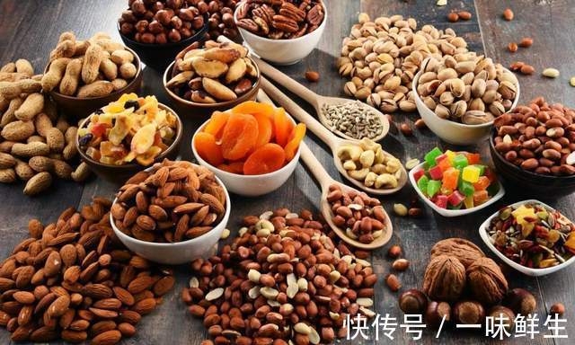 国庆出游:这九种休闲零食必备