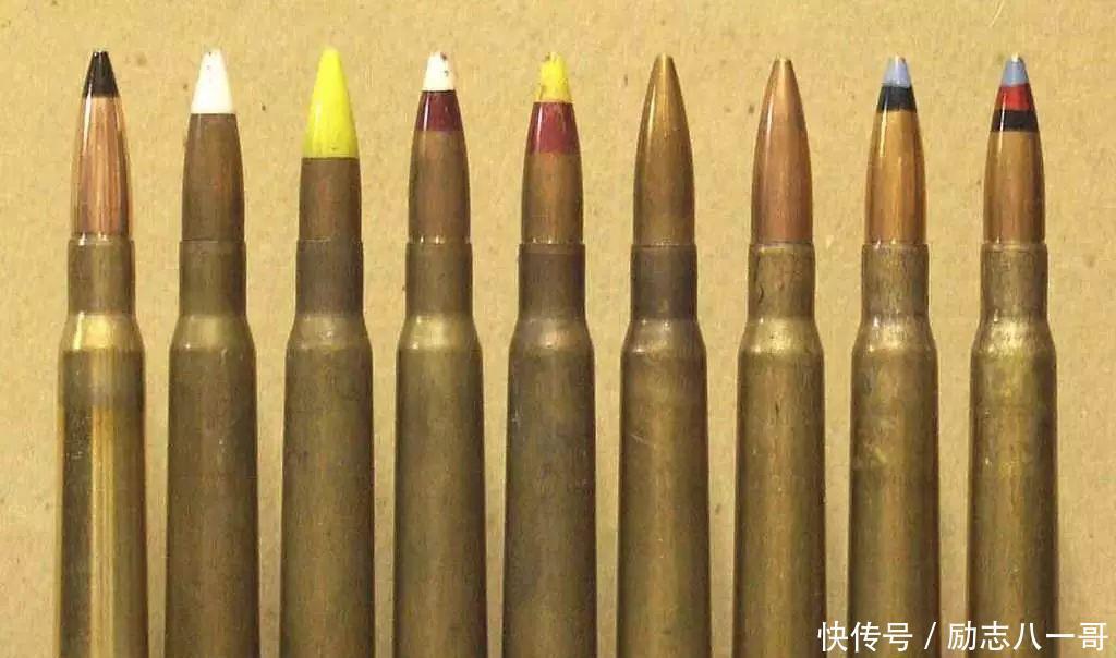 弹容量|游戏中的弹匣为啥都是30发快速扩容在现实中又真的存在吗！
