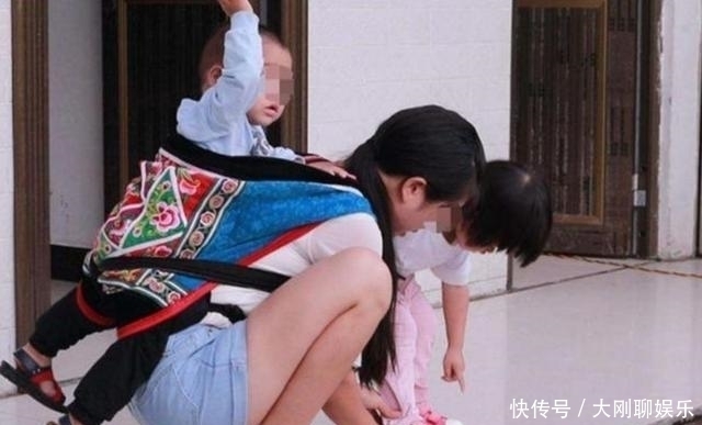 “慌张爸爸”火了，醒来后摸孩子脚丫、探鼻息，网友调侃：还活着