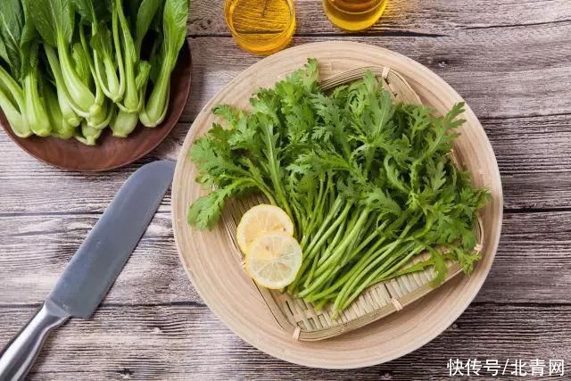 人到中年从饮食上下功夫，有钱没钱也要吃的五类食物
