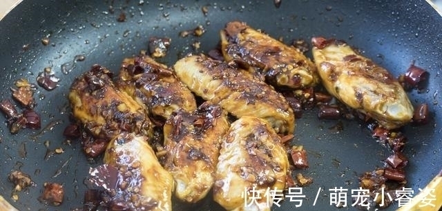 晒晒一家4口的晚餐，全是家常菜，用心搭配，家人爱吃，顿顿光盘