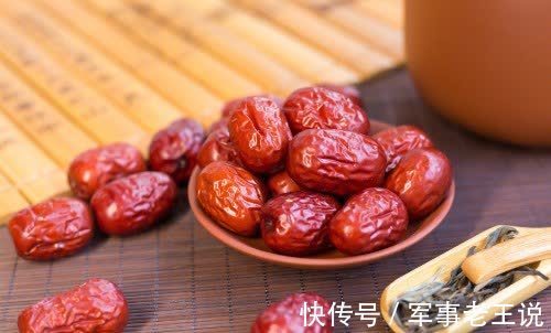 铁元素|红枣虽是“养生佳品”！但4类人吃红枣，相当于在吃“毒药”