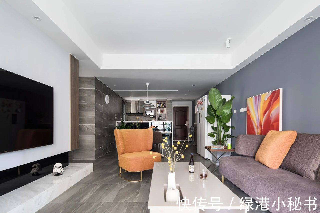 装饰画|装修案例欣赏:通透感很强的清冷系居家设计,高级又有个性!