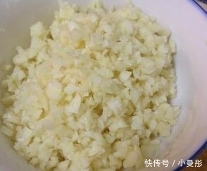 别用水煮大虾了, 教你3道虾的做法, 5斤不够吃, 一盘接一盘