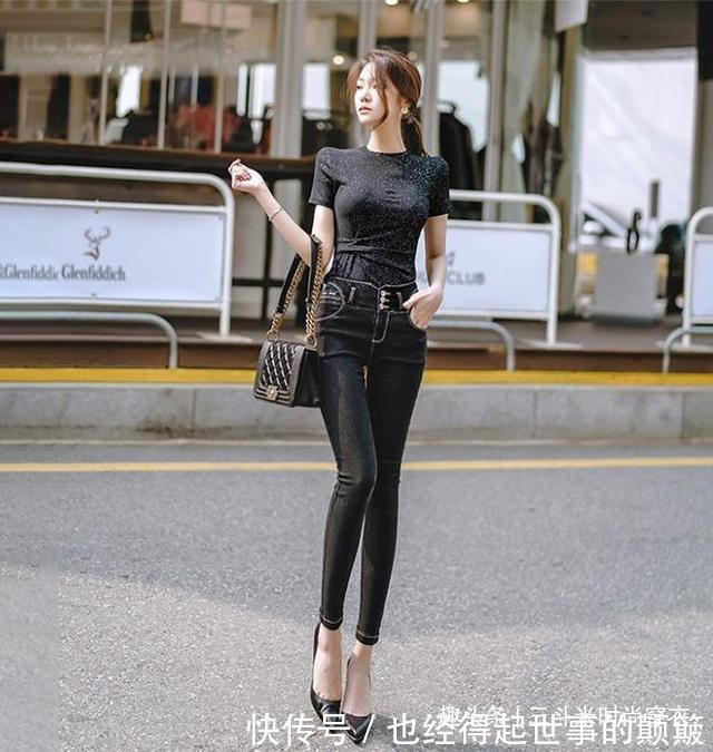 腿线|牛仔裤展现女人魅力，塑造女性腿部曲线，身段优雅气质各有不同！