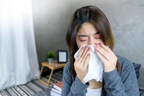 若你干咳较为明显,且有这5种症状,说明身体需要及时地滋阴润燥