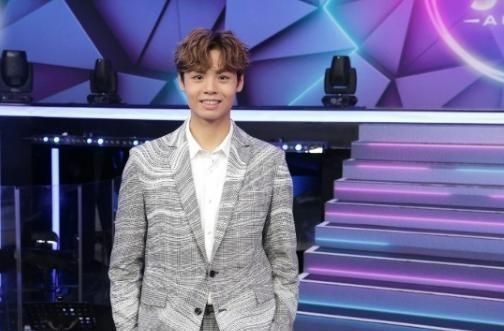 不公|22岁男歌手唱《我怀念的》得分最高却遭淘汰，网民怒批赛果不公