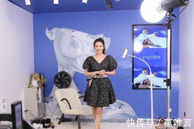 耐克 它被称为“中国鞋王”,实力不输耐克阿迪,双11在唯品会卖爆