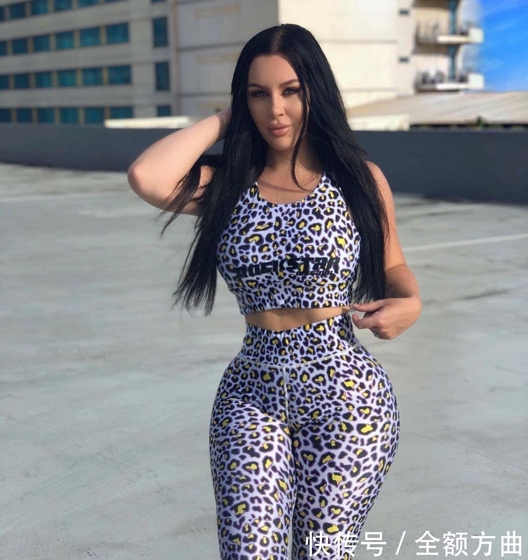 社交平台|长相甜美的瑞典模特,曲线的身姿,堪比美国红人金·卡戴珊