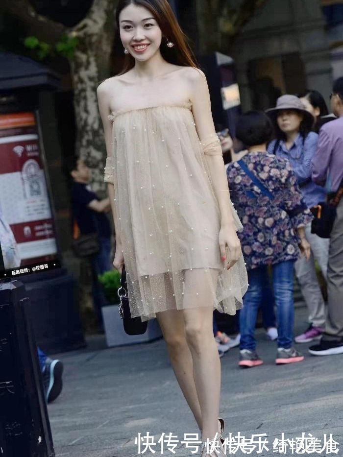 仙女气|仙女气十足的网纱裙，搭配一双银色高跟鞋，满满的小清新气