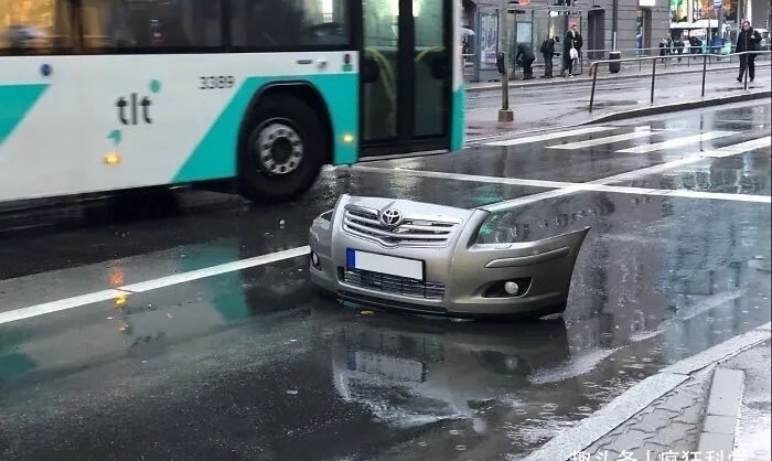 笑脸&一组让人以为是PS出来的真实场景,天上的笑脸表情是谁发出来的?